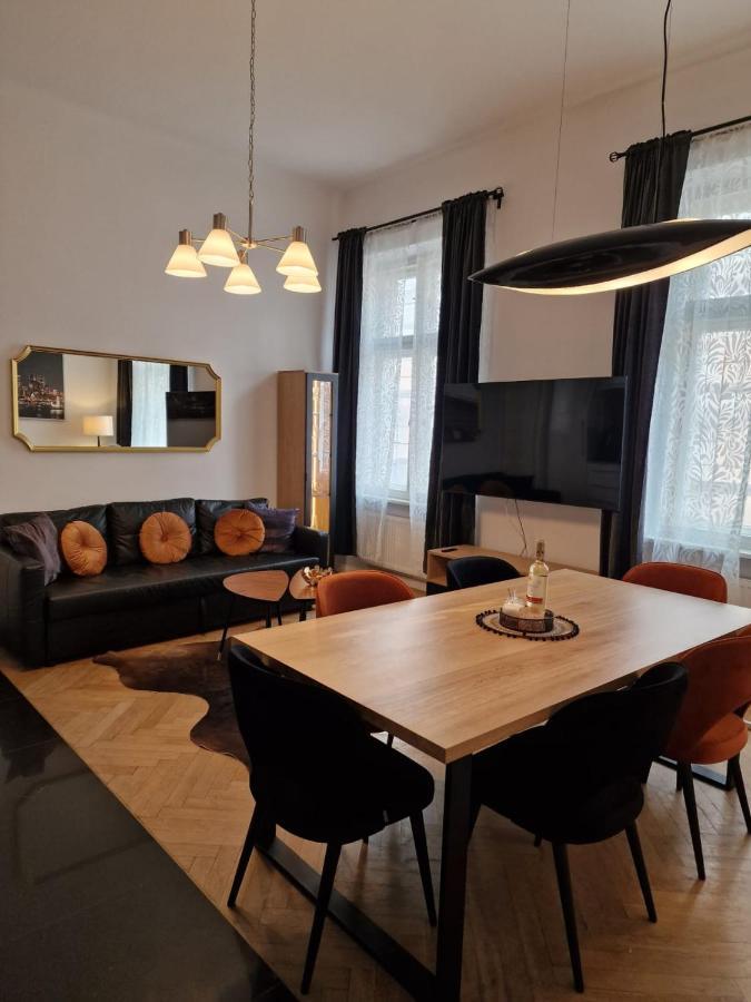 Golden Pearl - Main Square, 100 Sqm, 4 Rooms クラクフ エクステリア 写真